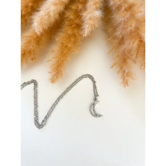 3/$20 ⭐️ Silver Crystal Crescent Moon Necklace Minimalist Celestial Whimsygoth - Picture 1 of 6
